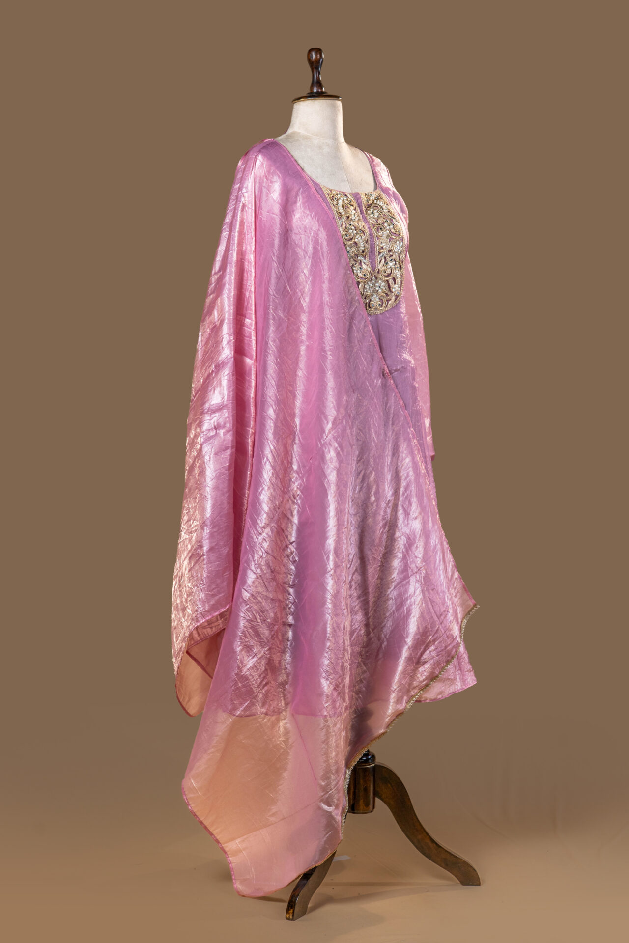 Pink Silk Embroidered Robe. - Image 3