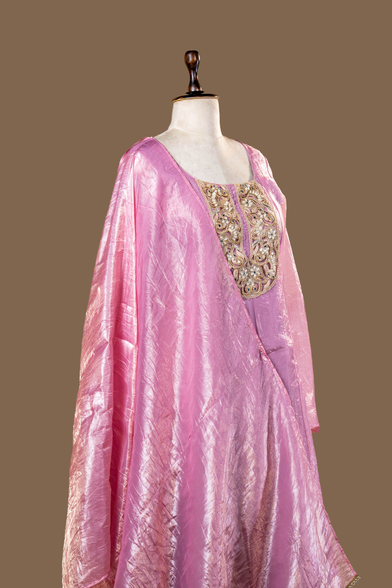 Pink Silk Embroidered Robe. - Image 4