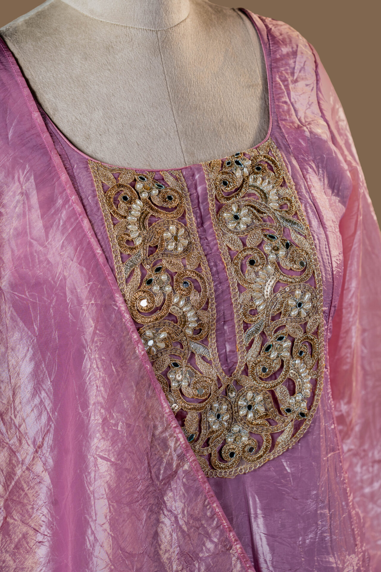 Pink Silk Embroidered Robe. - Image 2
