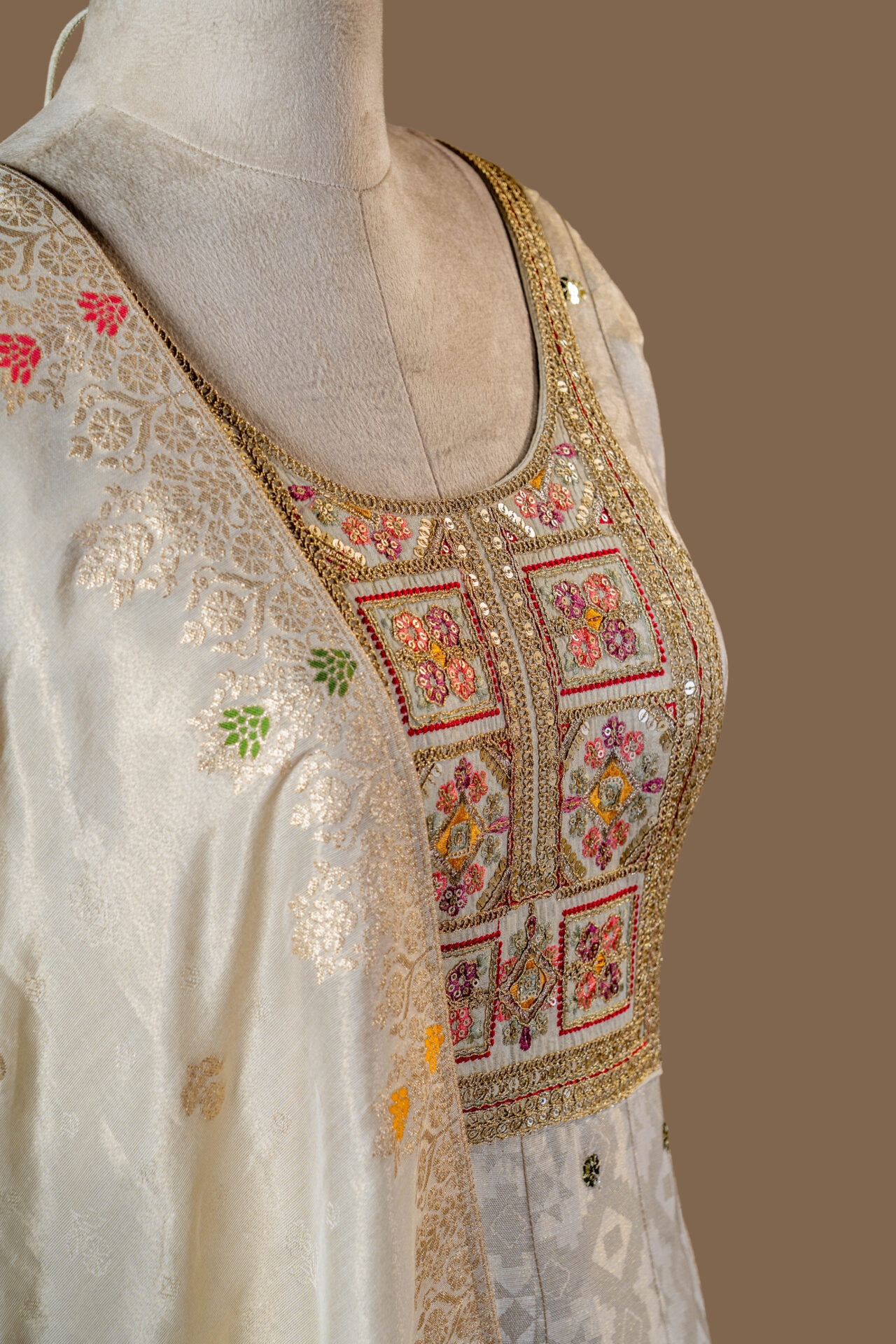 Off-White Festive Ensemble with Embroidered Yoke. - Image 4